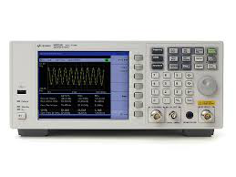 HP / Keysight / Agilent N9320B Spectrum Analyzers - front view
